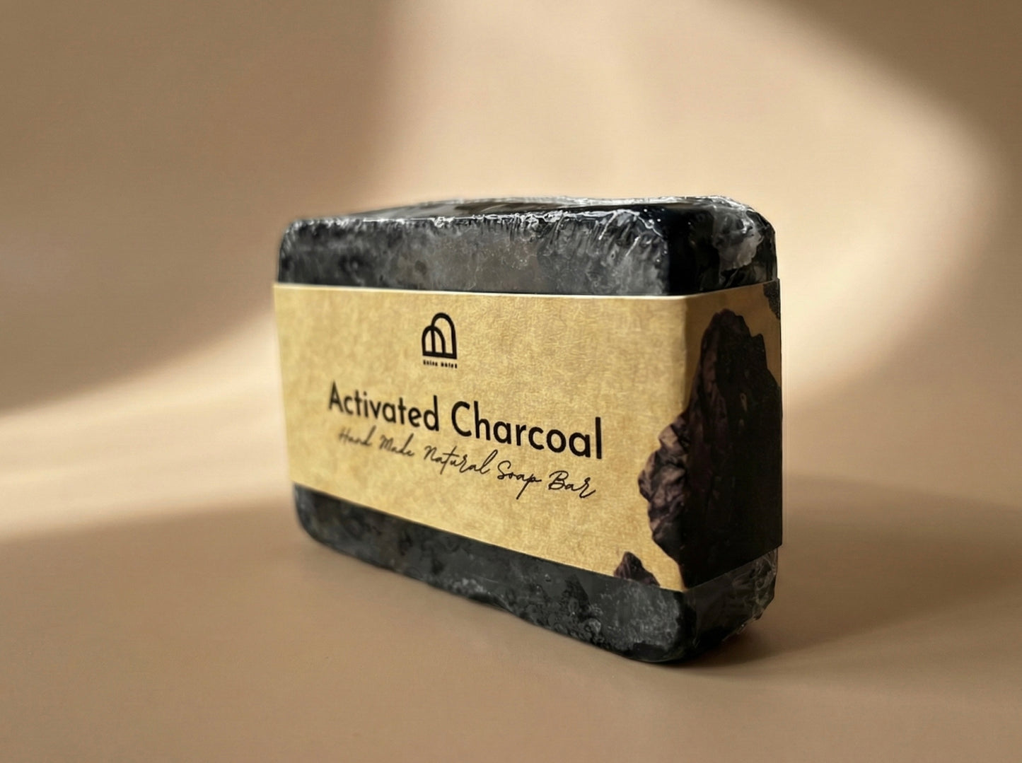 Seifenstück aus Aktivkohle
