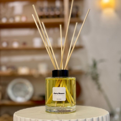 Into the Woods Reed Diffuser – Royal Oud, Musk & Saffron | 200ml | Refillable